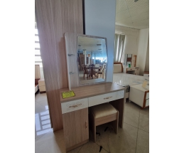 Bàn phấn Sitme 456